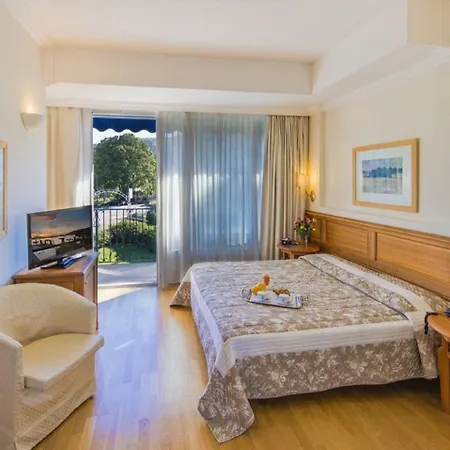 מלון Royal סטרסה